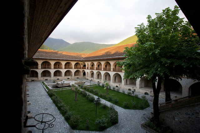shaki-caravanserai